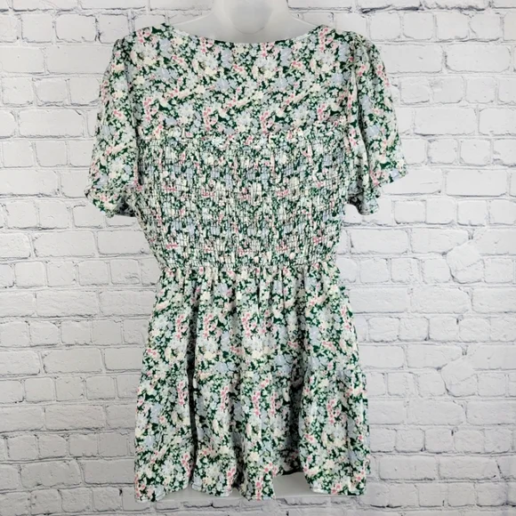 Torrid Size 00 Floral Smocked Top - Picture 3 of 7